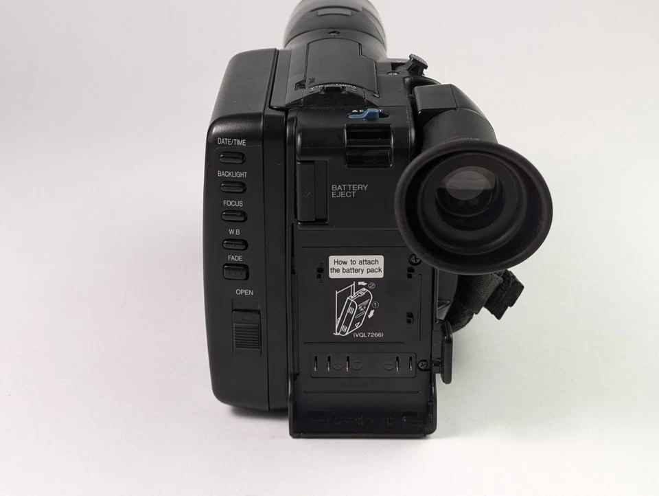 Vintage Panasonic NV-V10E VHSC Camcorder JAPAN - Partially Working - Imagen 4 de 4