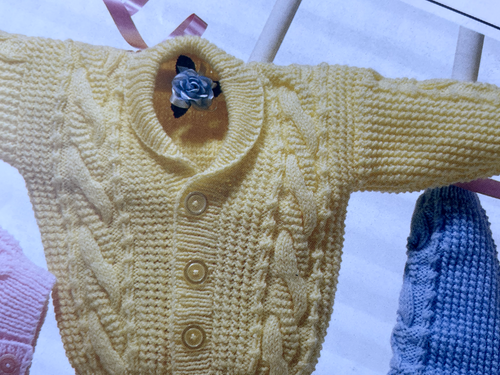 Baby Strickjacke mit Zopfmuster + Struktur STRICKMUSTER Jungen + Mädchen Peter Pan 732 - Bild 6 von 8