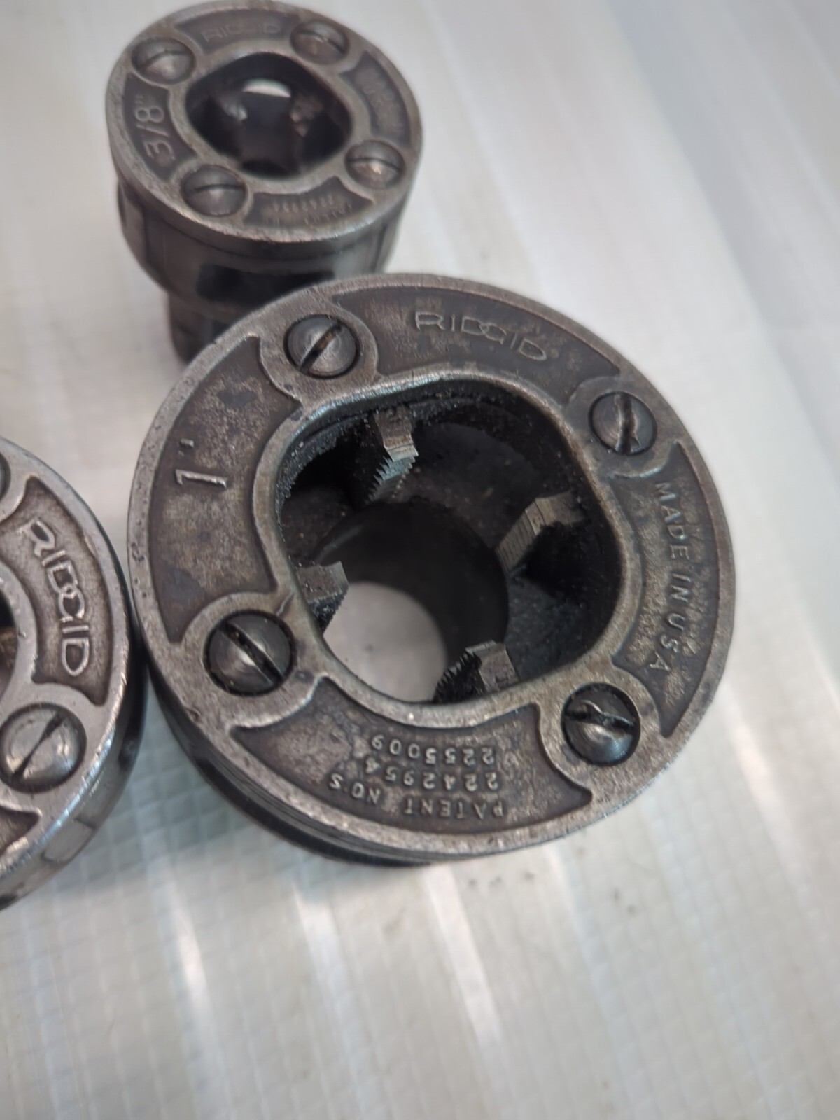 RIDGID DIE HEAD LOT OF 6 MISC. THREADER DIES 1/8 , 1/4 , 3/8 , 3/4 , 1" AS IS