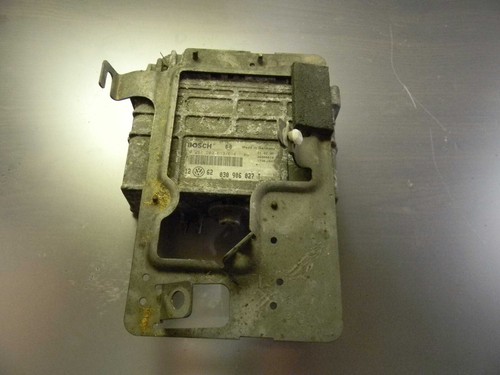 VW Golf III 3 1,4 Motorsteuergerät 030906027T Bosch 0261203613/614
