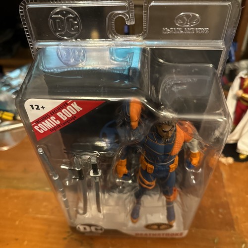 Modellino McFarlane Deathstroke Rebirth Platinum Edition CHASE DC Direct 7" con fumetto - Foto 6 di 8