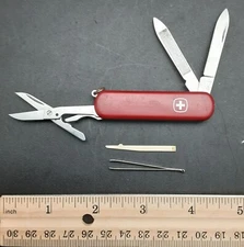 65mm Red WENGER Esquire Swiss Army Knife w/Scissors