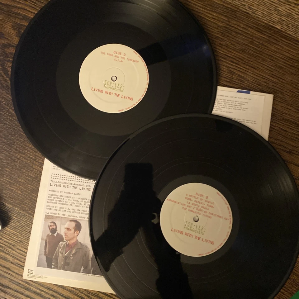 Ted Leo And The Pharmacists Living With The Living Vinyl 2 LP Orig Record VG++ - Image 4 of 4