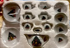 CHILDS 17-PIECE MINI CHRISTMAS TEA SET PORCELAIN IN ORIGINAL PACKAGING NEW