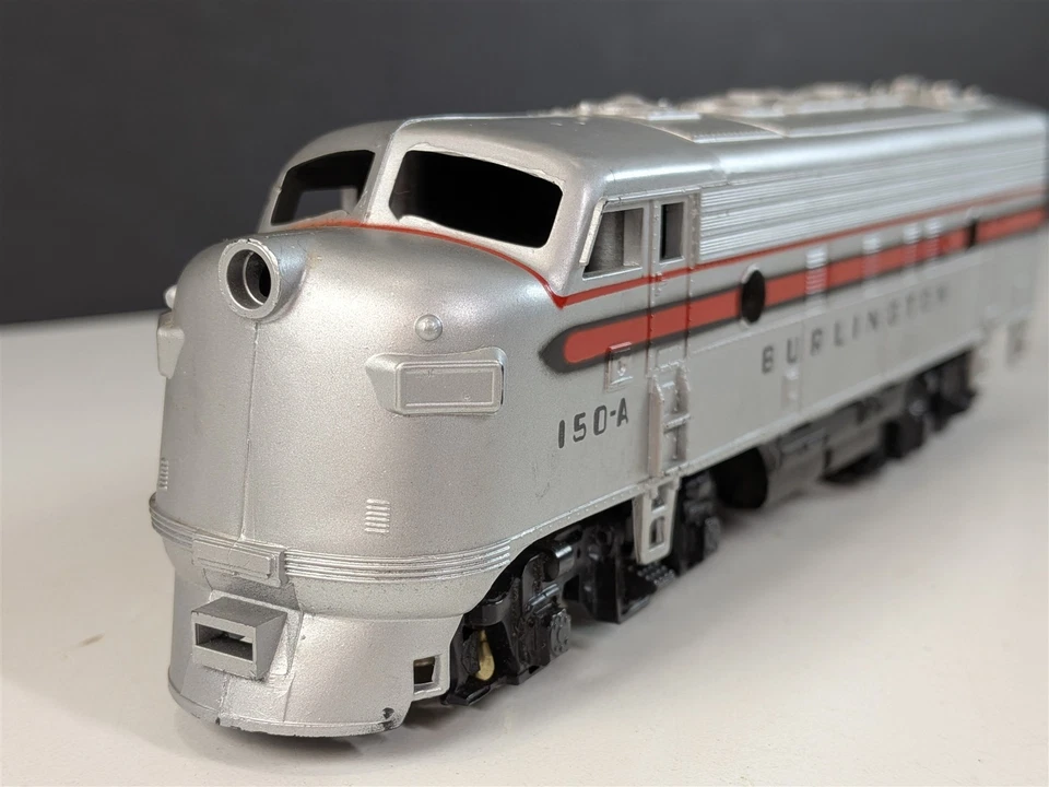 TYCO Mantua Burlington F9 A Powered Diesel Locomotive 150-A HO Scale - Image 3 of 4