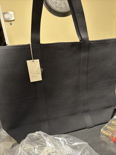 A New Day Engineered Knit Handbag Carryall - Brand New - Photo 2/4
