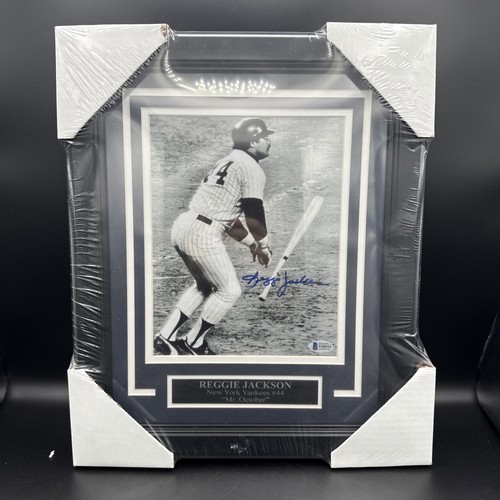 Reggie Jackson Signed 16x20 Photo - "Mr. Ocotober" - With COA - Picture 1 of 4