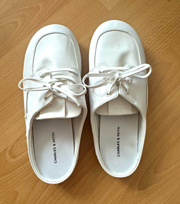CHARLES & KEITH Damen Halbschuhe flach Weiß Schnürung EU 39 Kunstleder