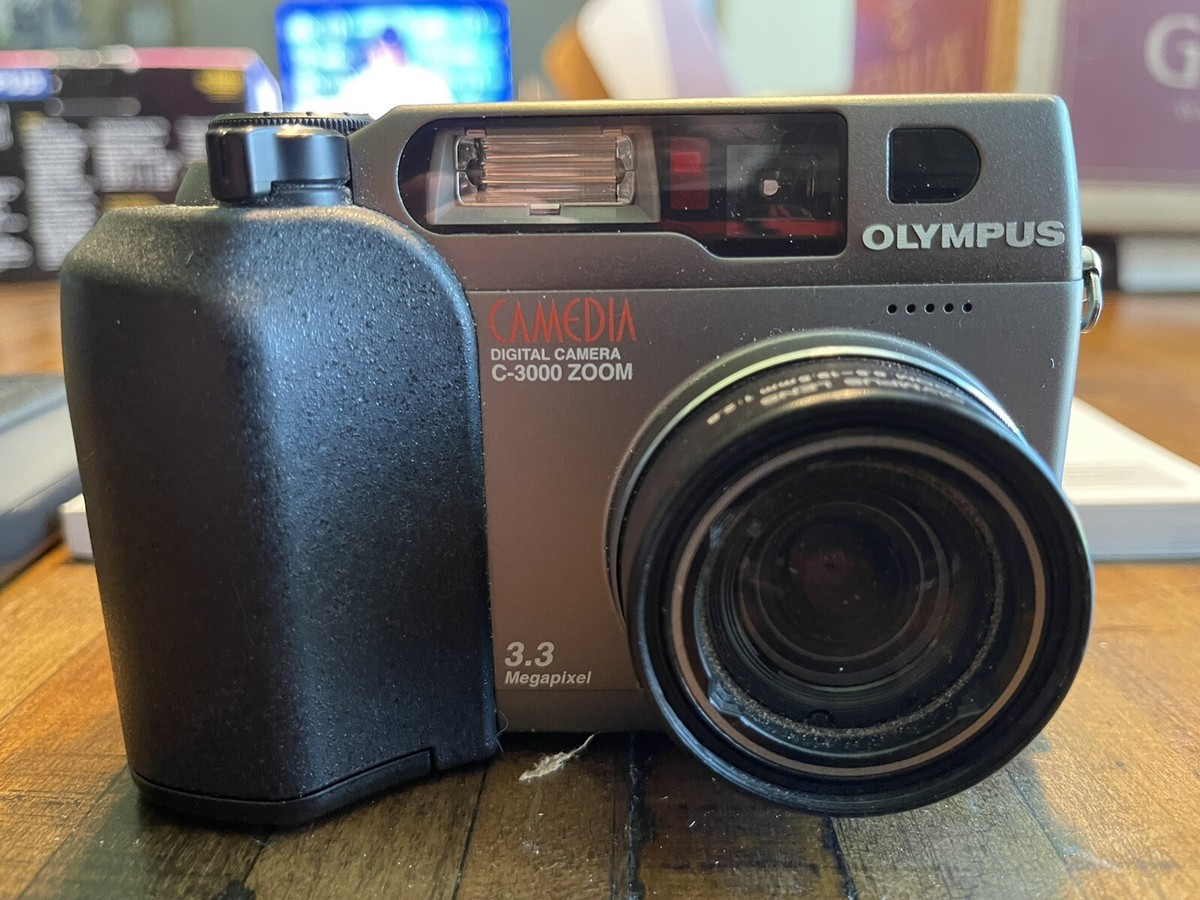 Olympus CAMEDIA C-3030 Zoom 3.3MP Digital Camera - Black