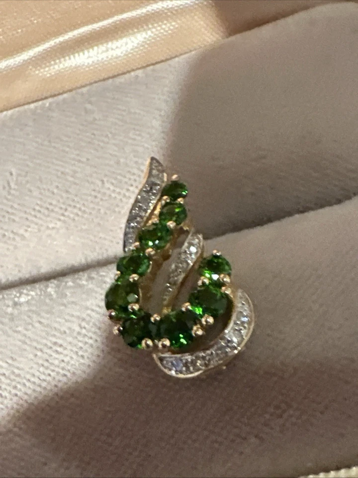 Anhänger Gg 585, 9 mal Peridot, kl. Diamanten, 21 mm x11 mm, 2 Gramm - Bild 2 von 4