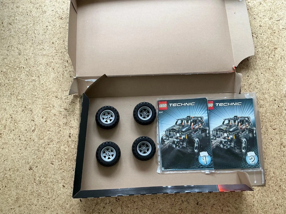 LEGO Technic 8297 Off-Roader, photo 4 of 5