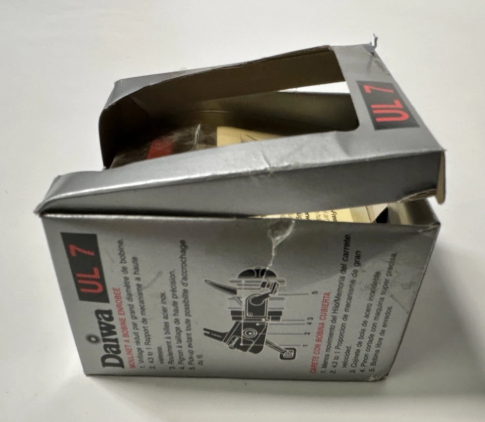 Caja de carrete giratorio ultra ligero Daiwa UL7 VACÍO Y PAPELEO - SOLO CAJA SIN CARRETE Foto 4 de 4