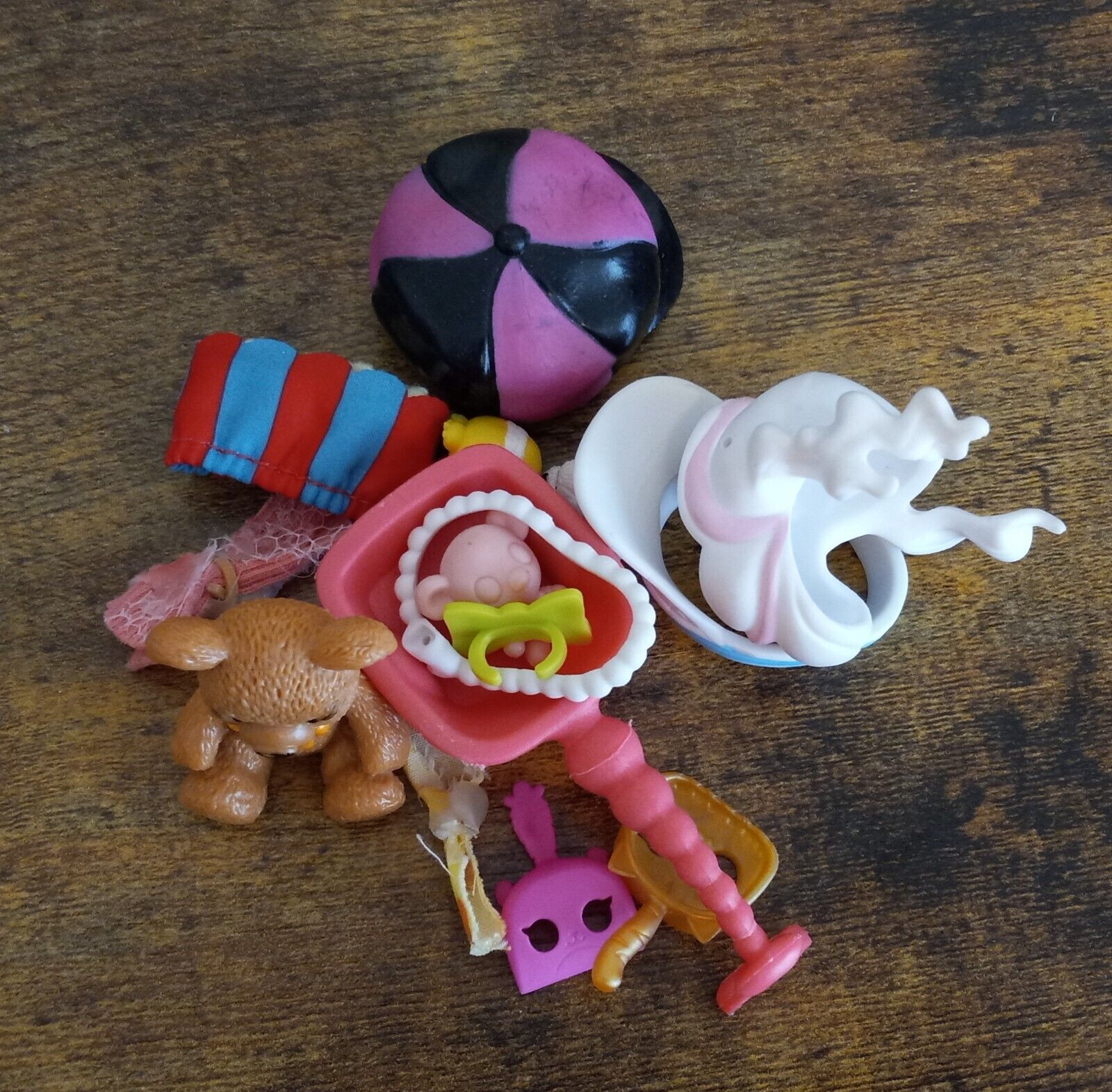 LITTLEST PET SHOP Lot of 5 RANDOM MEDIUM playsets and accessories