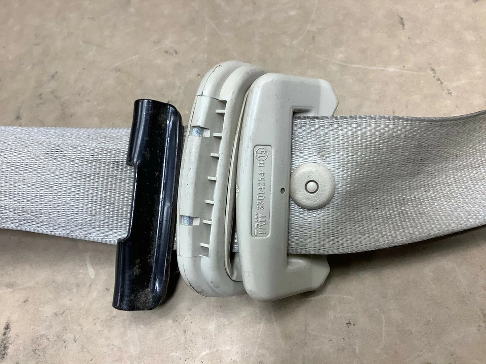 2010 VOLKSWAGEN ROUTAN FRONT LEFT DRIVER SIDE SAFETY SEAT BELT RETRACTOR OEM+ - Image 3 of 4