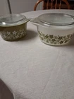 Pairof Pyrex Bowls with Lids They Are Sisters. Made In USA Excellent Condition
