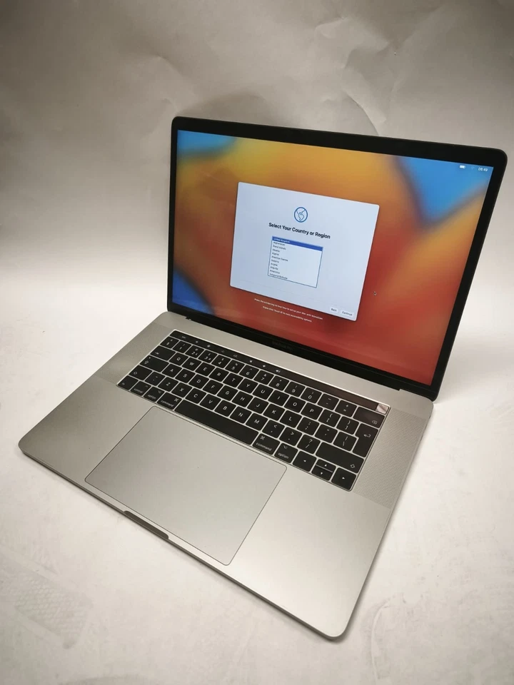Apple MacBook Pro 15" 2017 · i7 · 16GB · 500GB, photo 1 of 5
