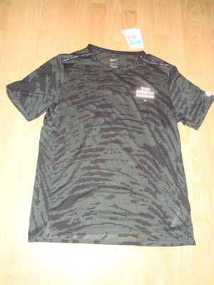 Nike Funktionsshirt Shirt Laufen Running Division Dri-Fit Größe M neu