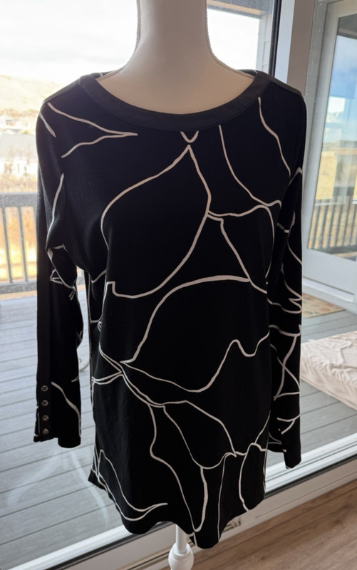 Chicos Size 2/Large Black & White top with Faux Black Leather NWT