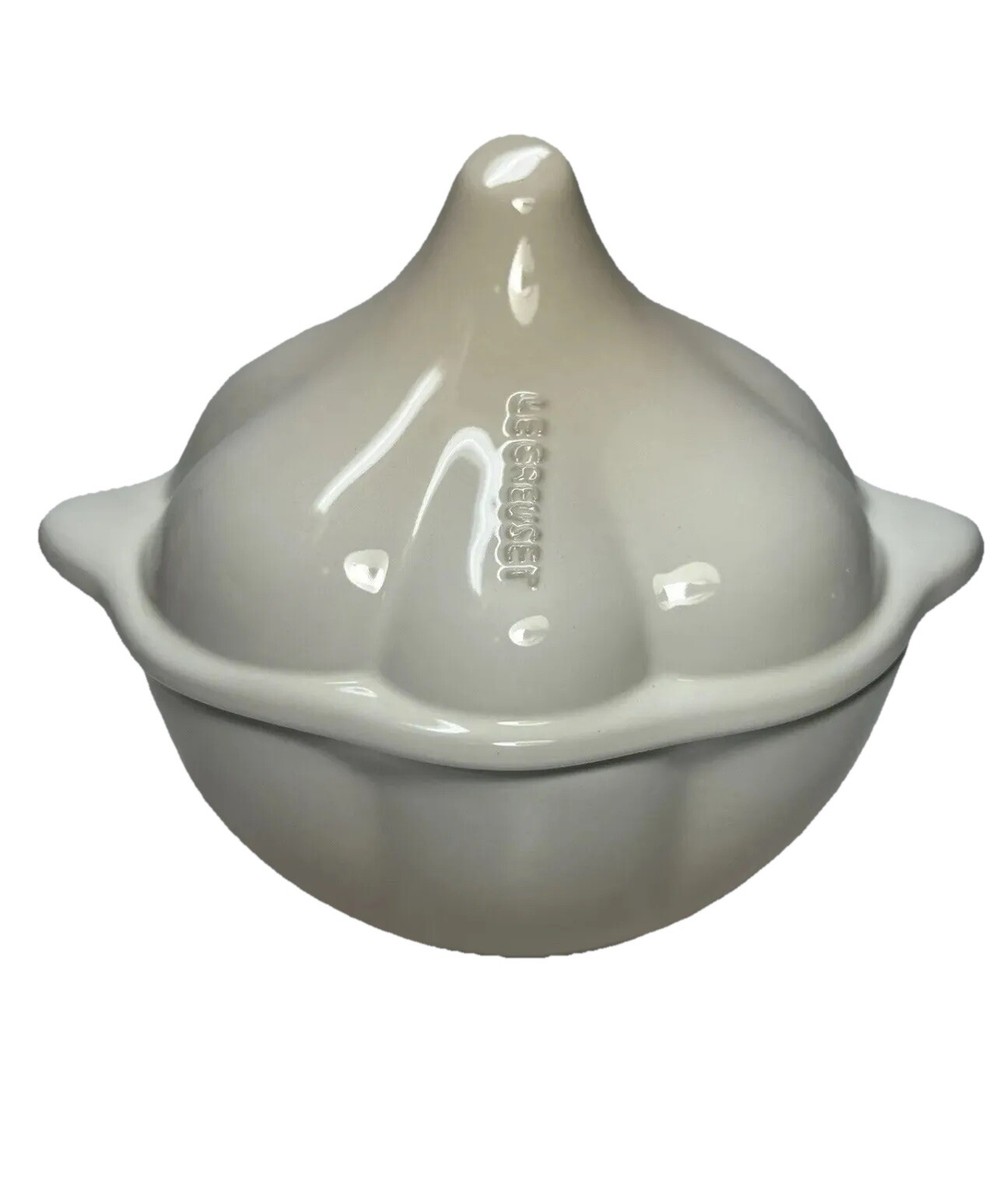 NIB LE CREUSET HARVEST COLLECTION MERINGUE GARLIC 10 OUNCE MINI
