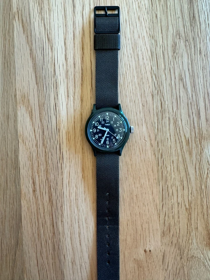 Herrenuhr Timex Weekender TW2P88400 Schwarz Khaki Nylonband Vietnamesisch Camper - Bild 3 von 4