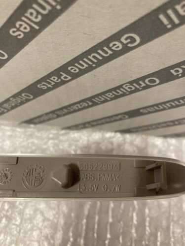 Alfa Romeo Giulietta Quarter Panel Indicator Light (Left Side) 50522994 Genuine - Picture 3 of 5