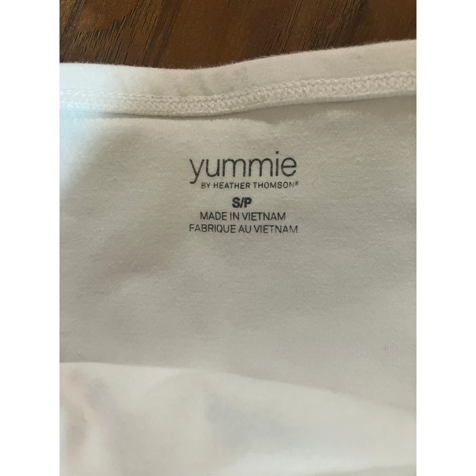 Legging YUMMIE Talie Crop Capri Modelador en Blanco Levantamiento de Glúteos Talla Pequeña S  Foto 3 de 4