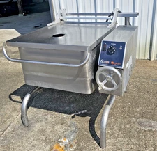 Groen BPM-30E 30-Gal Electric Tilt Skillet 3 phase - Tested - Free Freight