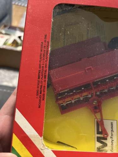 Vintage Britains Massey Ferguson 130 Seed Drill 1980 1:32 Scale 9577 - Picture 5 of 8