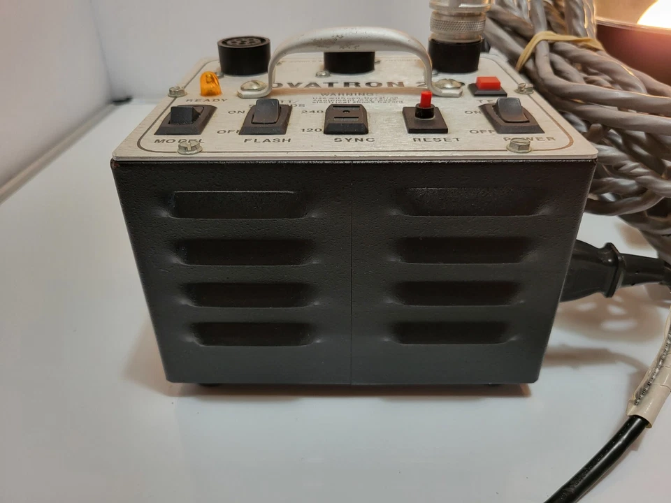 Novatron 240 High Voltage Power Pack Complete w/Cord And Light P/N 2000C - Image 3 of 4