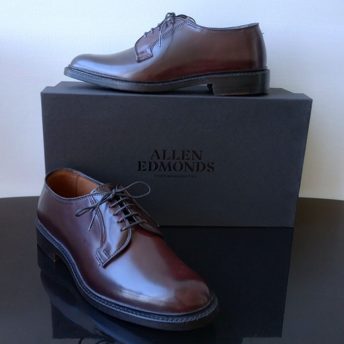 Allen Edmonds Men's Leeds Shell Cordovan Derby Dress Shoe Allen Edmonds Men's Leeds Shell Cordovan Derby Dress Shoe