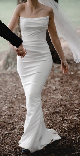 KYHA Lucia Wedding Dress Size 4 Professionally Cleaned - Picture 2 of 5