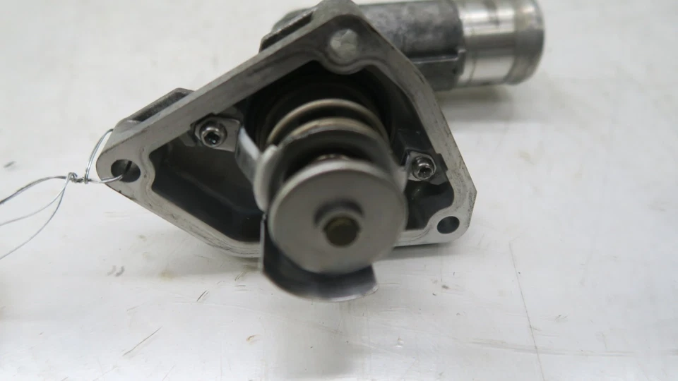 Nissan Murano 2017-2024 OEM 3,5 L motor termostato carcasa conjunto Foto 4 de 4