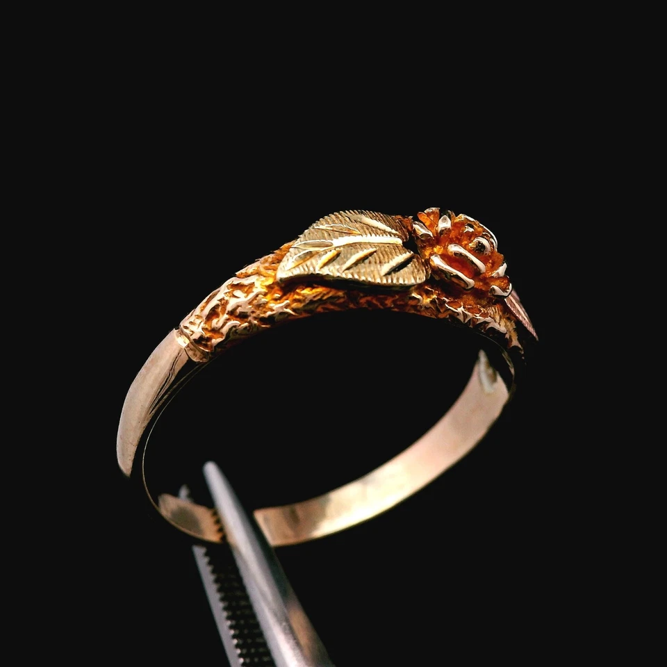 10K Tricolor Gold Rose Flower Ring Size 7 1.5dwt (2.3g) - Image 2 of 4