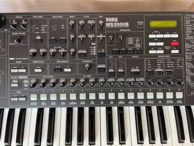 KORG MS2000B ANALOG MODELING SYNTHESIZER VOCODER unused item with