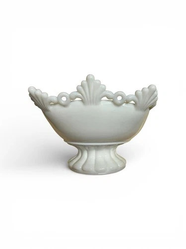 VTG Westmoreland Ring & Petal White Milk Glass Square Footed Pedestal Bowl 8”