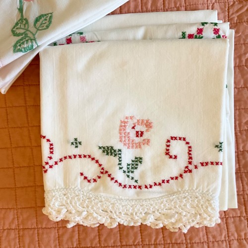 Lot 4 Single Vtg Pillowcases Mostly Pink Hand Embroidery & Crochet Std Sz EUC - Picture 10 of 24