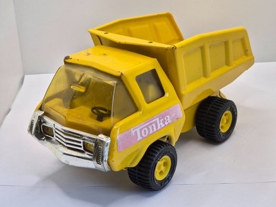 TONKA Metal Dump Truck / Tipper truck / Yellow colour / Vintage 1970's