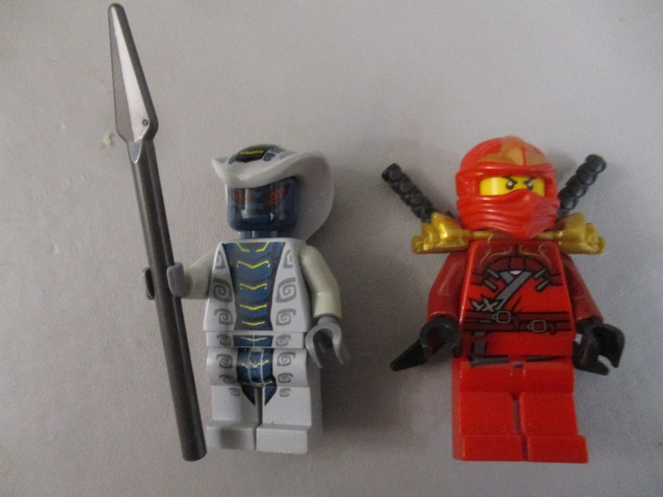 LEGO Ninjago 9441 Kai's Blade Cycle, photo 2 sur 5