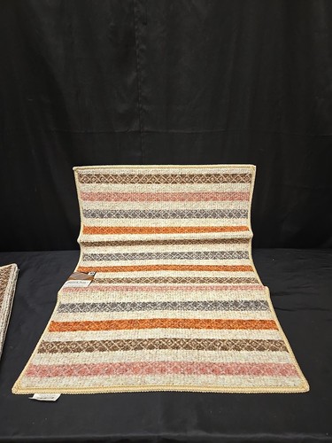2pc Lot Of Scatter Accent Rugs W/Non Skid Latex Back 22" x 32" Each 100% Nylon - Picture 6 of 10