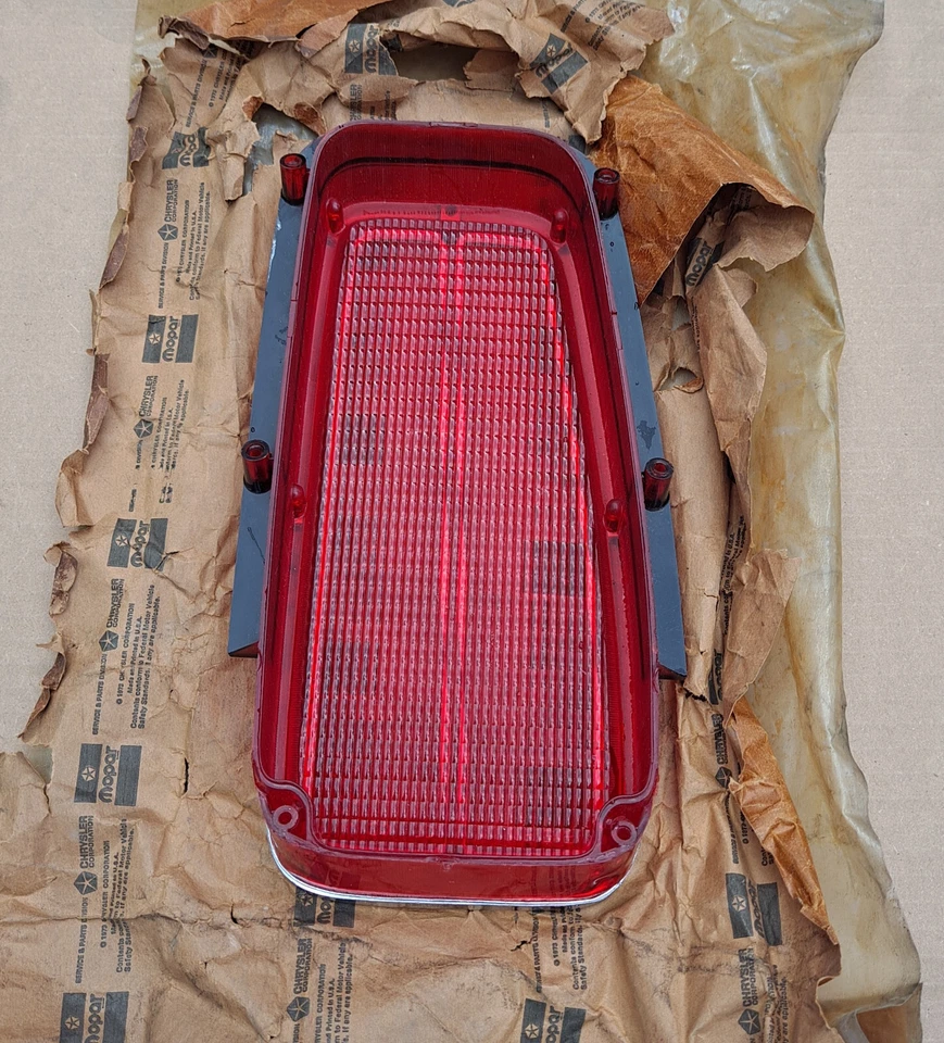 1974 1975 1976 Chrysler Newport NOS MoPar Left Driver Side TAIL LAMP LENS - Image 2 of 4