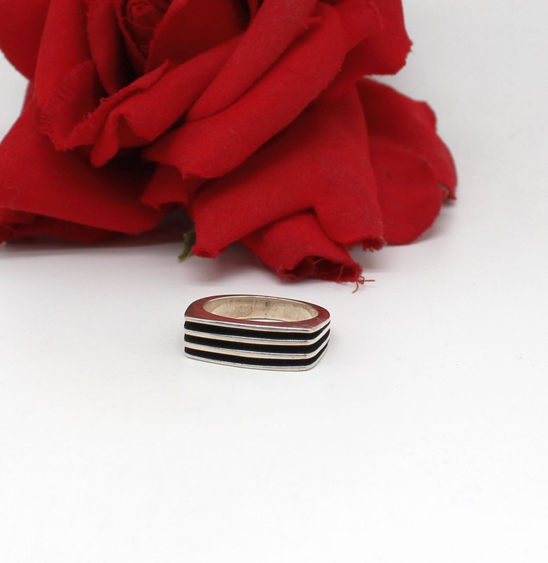 Sterling Silver Mexico Ring  Size 10 7.96g  CAT RESCUE
