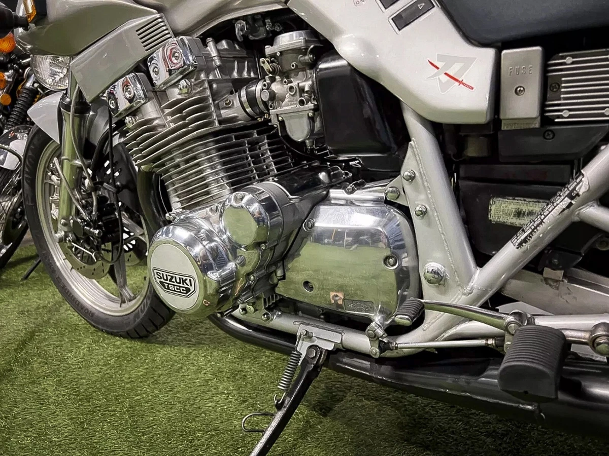 Click photo thumbnail to view