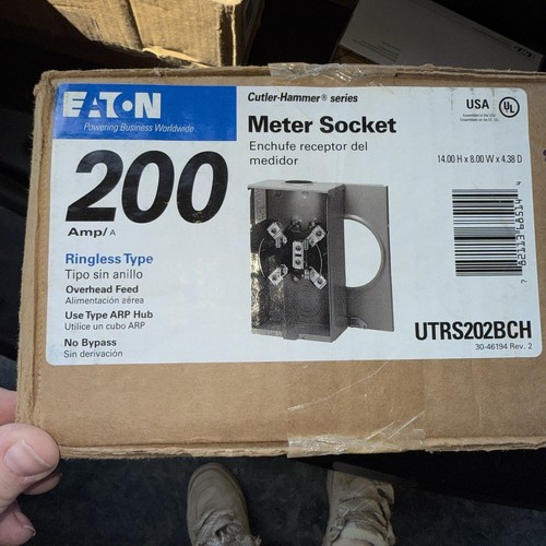 Eaton Cutler-Hammer 200Amp Ringless Overhead/Underground Meter Socket UTRS202BCH - Picture 2 of 3