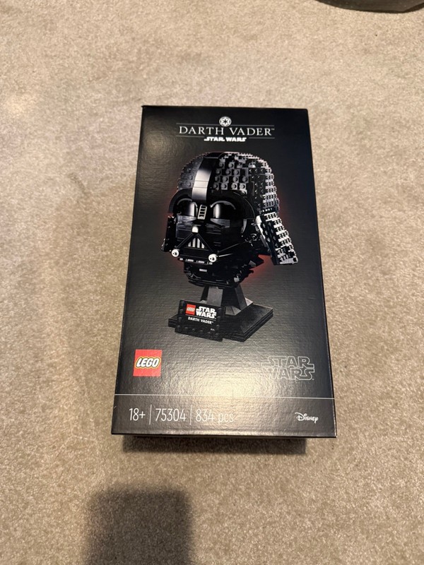 LEGO Star Wars: Darth Vader Collectible Helmet Retired & Sealed Set 75304