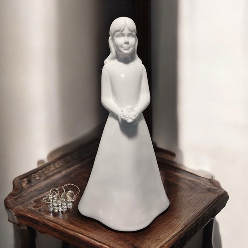 Antiguo conjunto de estatuillas de porcelana Coalport Moments "La novia" y la "Dama de honor" - Imagen 4 de 11