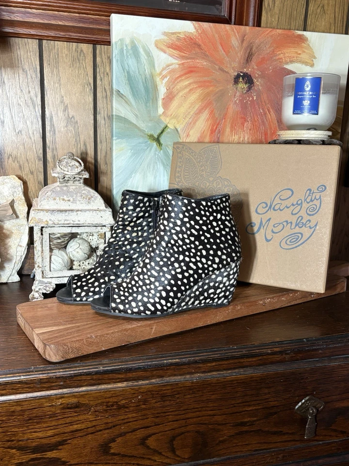 Naughty Monkey Women's Open Toe Wedge Booties Animal Print Black White Size 8.5 - Image 3 of 4