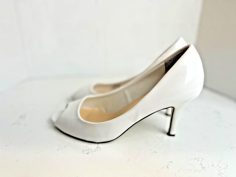 Zapatos de tacón de aguja Pierre Dumas para mujer 8 blancos con punta abierta Foto 3 de 4