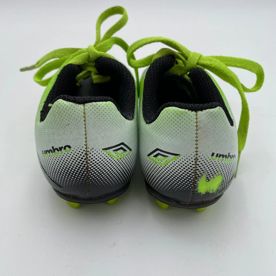 Umbro Arturo 2.0 Kids Size 9k Soccer Cleats Neon light Green/ Black - Image 3 of 4