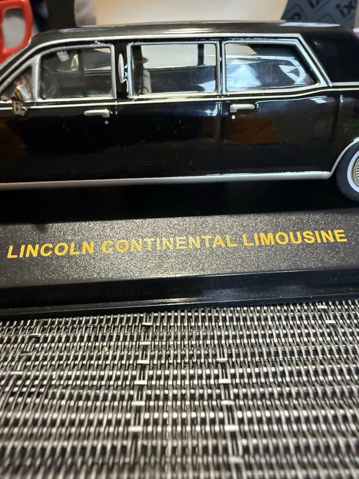 Limusina Lincoln Continental 1:43 IXO (Negro) - Como Nueva - CLC033 Foto 4 de 4