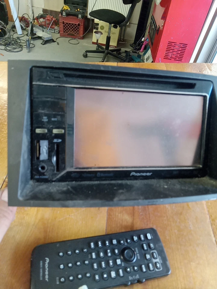 Pioneer AVH-P3200BT AM/FM/DVD Bluetooth Touchscreen * TESTED & WORKING Remote - Image 2 of 4